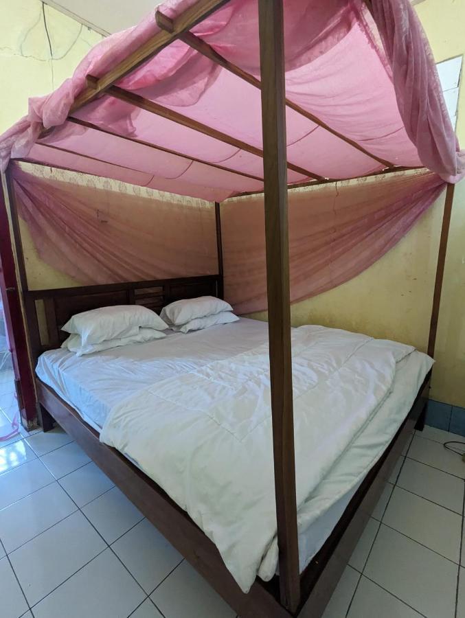 Agus Family Homestay Labuan Bajo Exterior foto