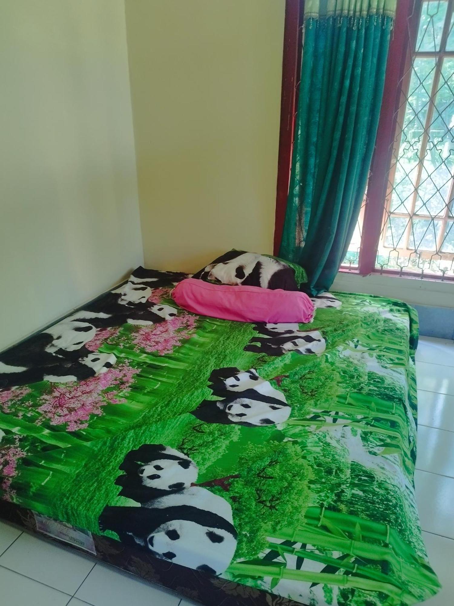 Agus Family Homestay Labuan Bajo Exterior foto